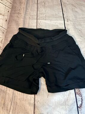H&M  linen maternity shorts black